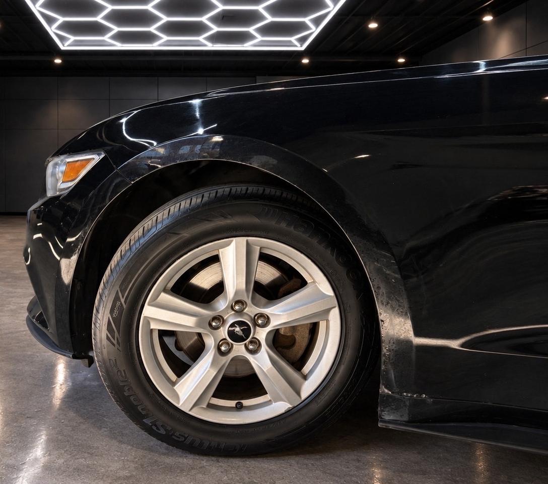 2015 Ford Mustang 2dr BASE MANUAL Photo4