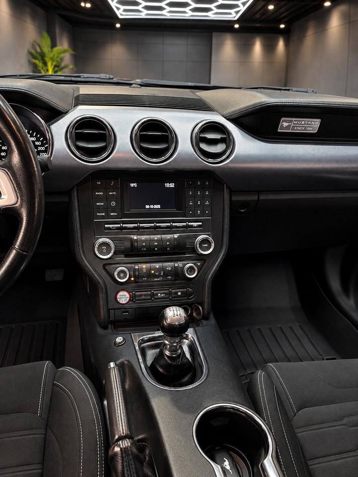 2015 Ford Mustang 2dr BASE MANUAL Photo