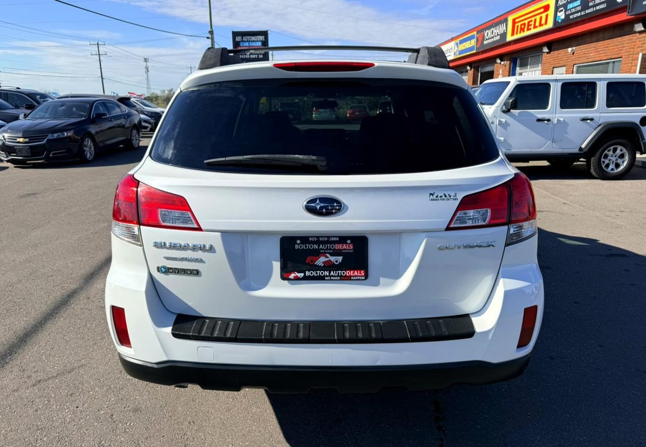 2014 Subaru Outback 4dr Wgn H4 Auto 2.5i Convenience Package Photo