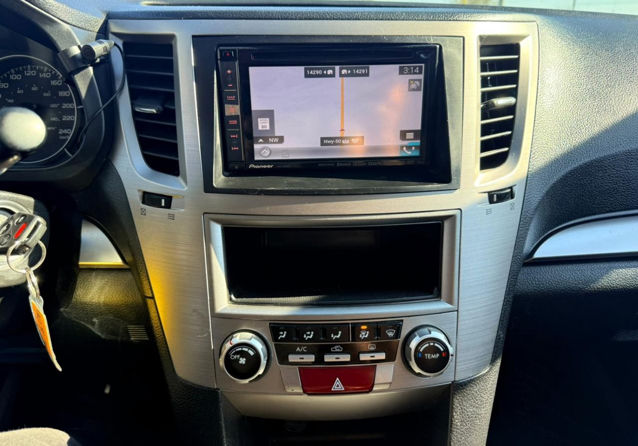2014 Subaru Outback 4dr Wgn H4 Auto 2.5i Convenience Package Photo