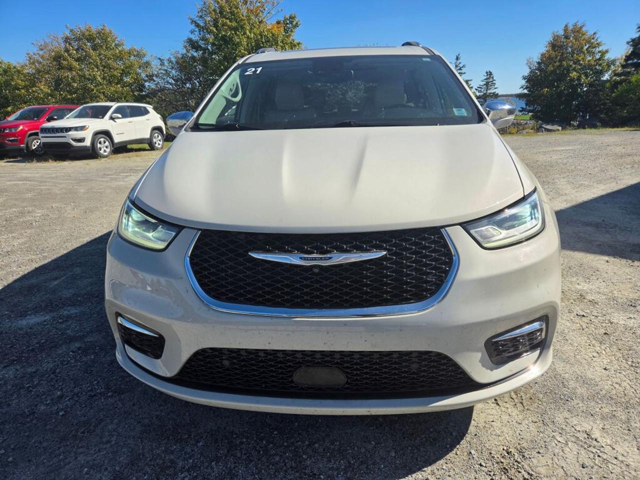 2021 Chrysler Pacifica Limited 3.6L Photo1