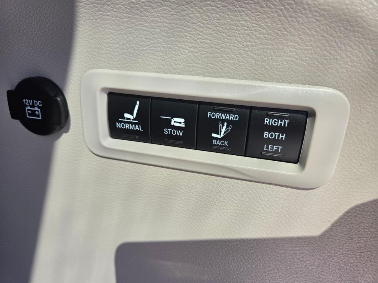 2021 Chrysler Pacifica Limited 3.6L Photo