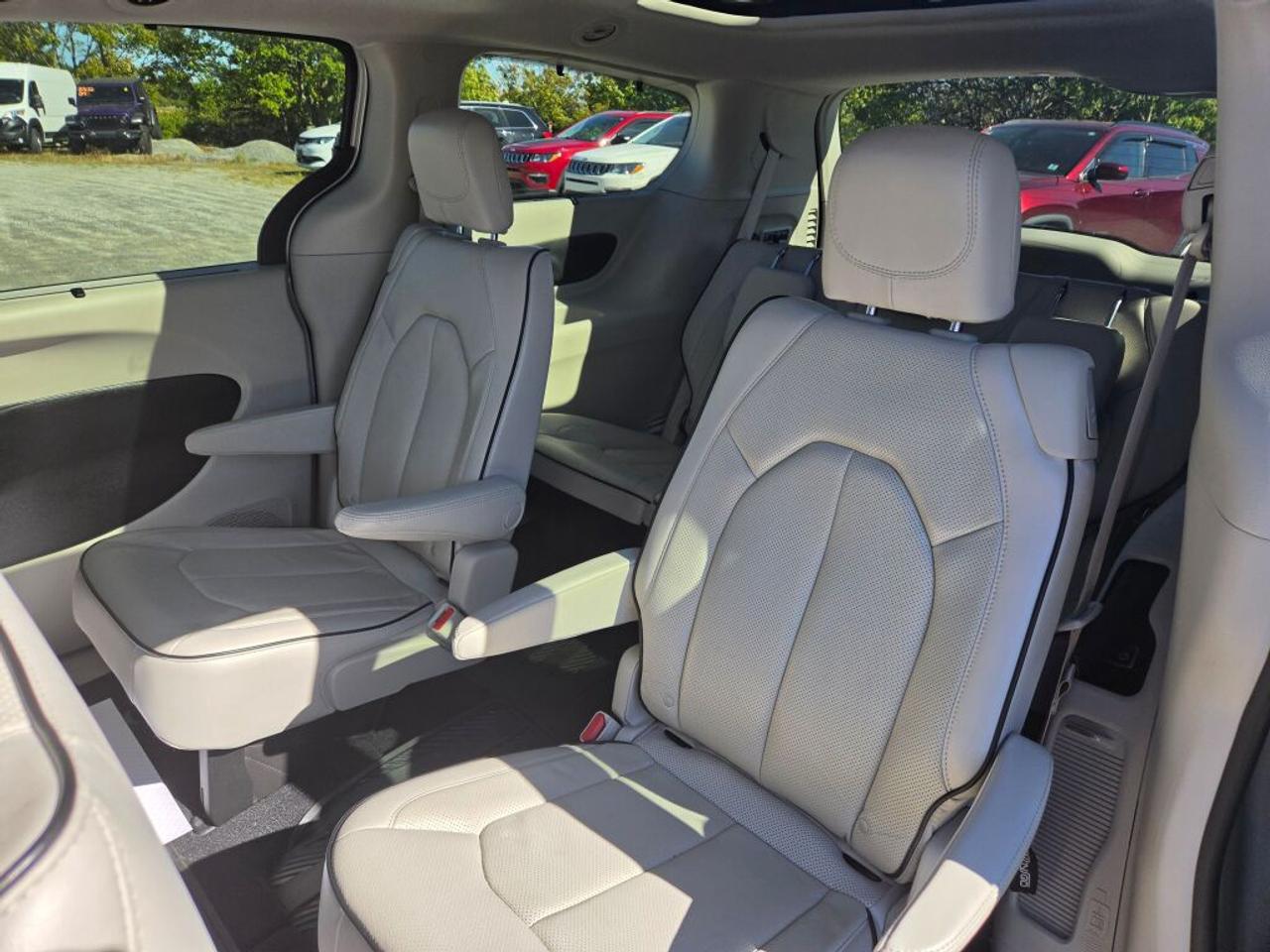 2021 Chrysler Pacifica Limited 3.6L Photo