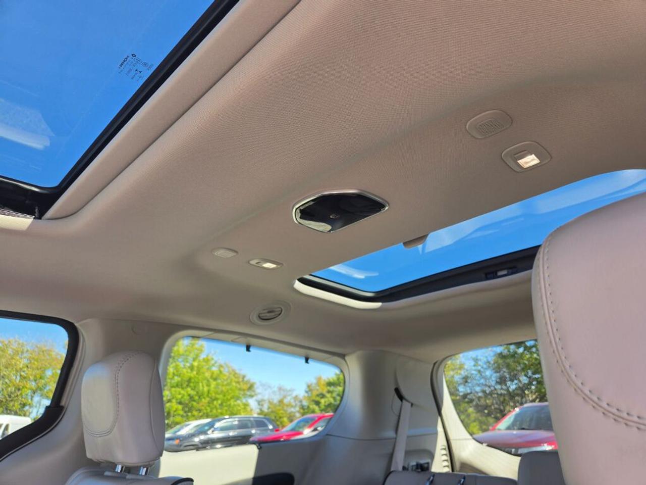 2021 Chrysler Pacifica Limited 3.6L Photo