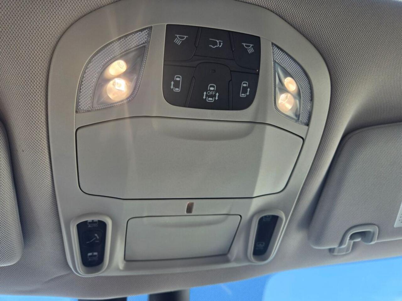 2021 Chrysler Pacifica Limited 3.6L Photo