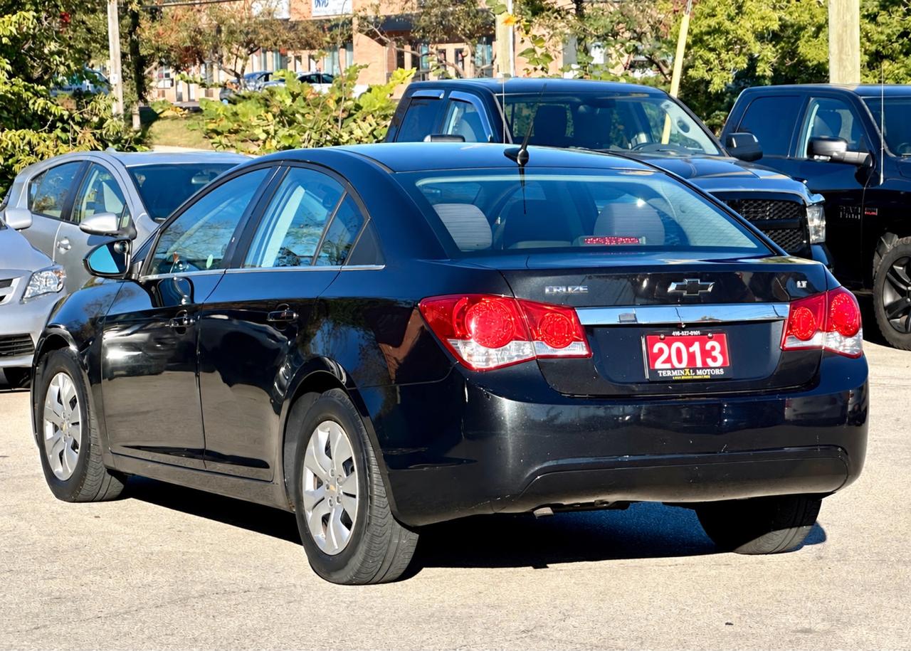 2014 Chevrolet Cruze LT Photo2