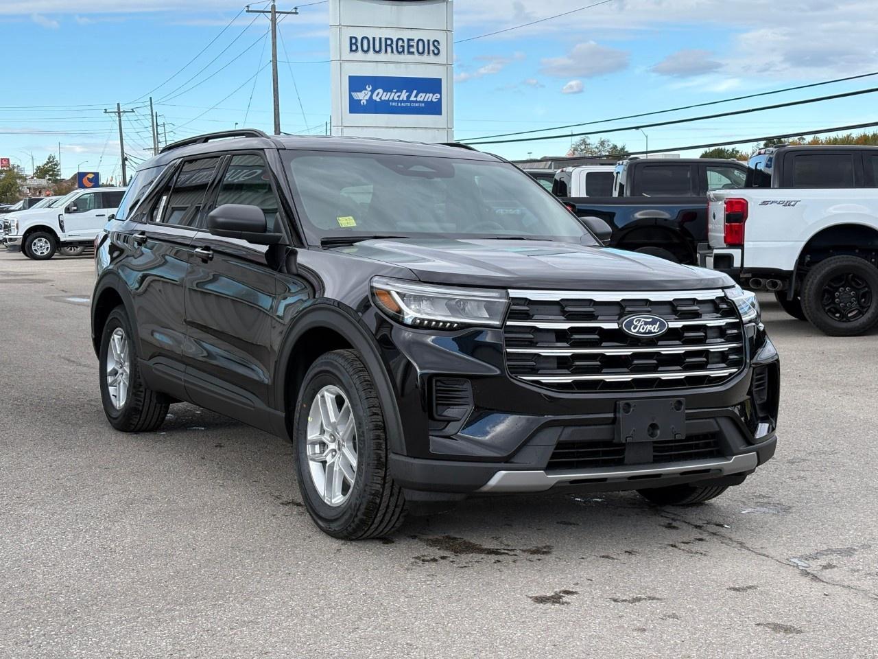 2027 Ford Explorer Active w/200A Pkg 4WD Photo4