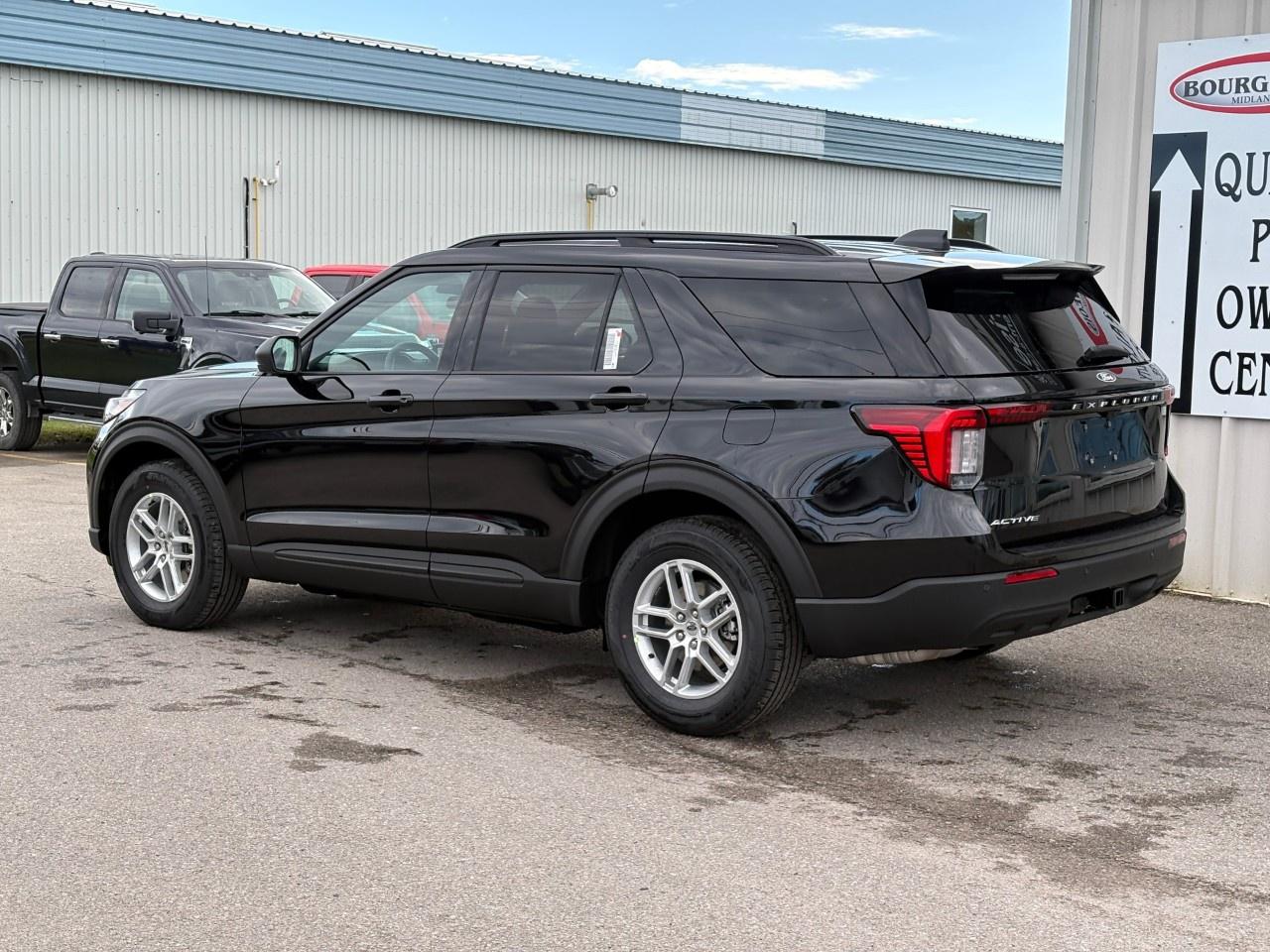 2027 Ford Explorer Active w/200A Pkg 4WD Photo