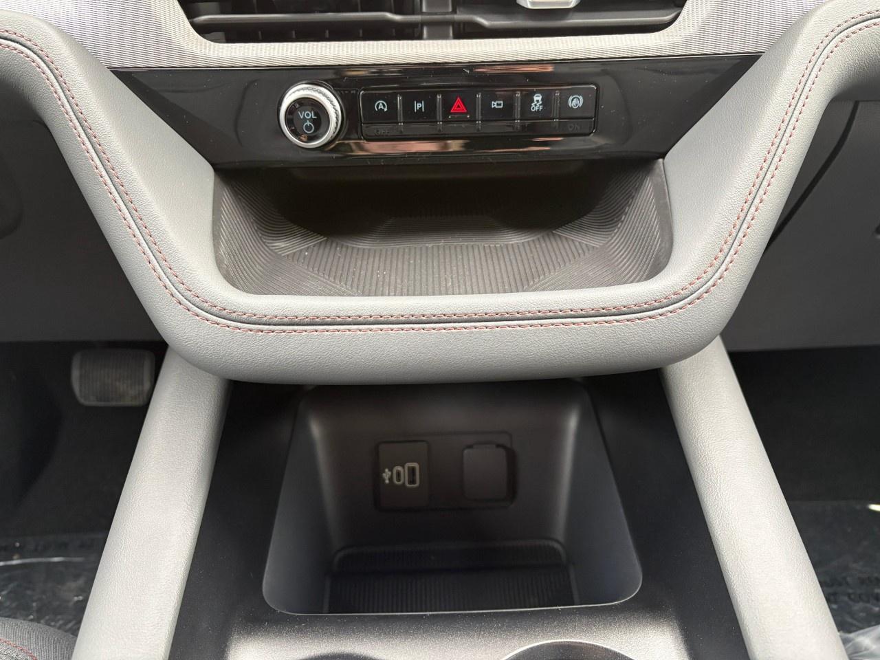 2027 Ford Explorer Active w/200A Pkg 4WD Photo