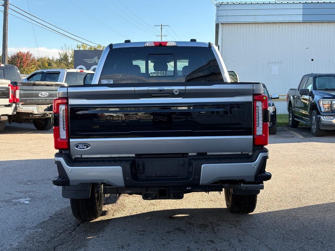 2027 Ford F-250 Super Duty SRW PLATINUM 4WD CREW CAB 6.75' BOX Photo
