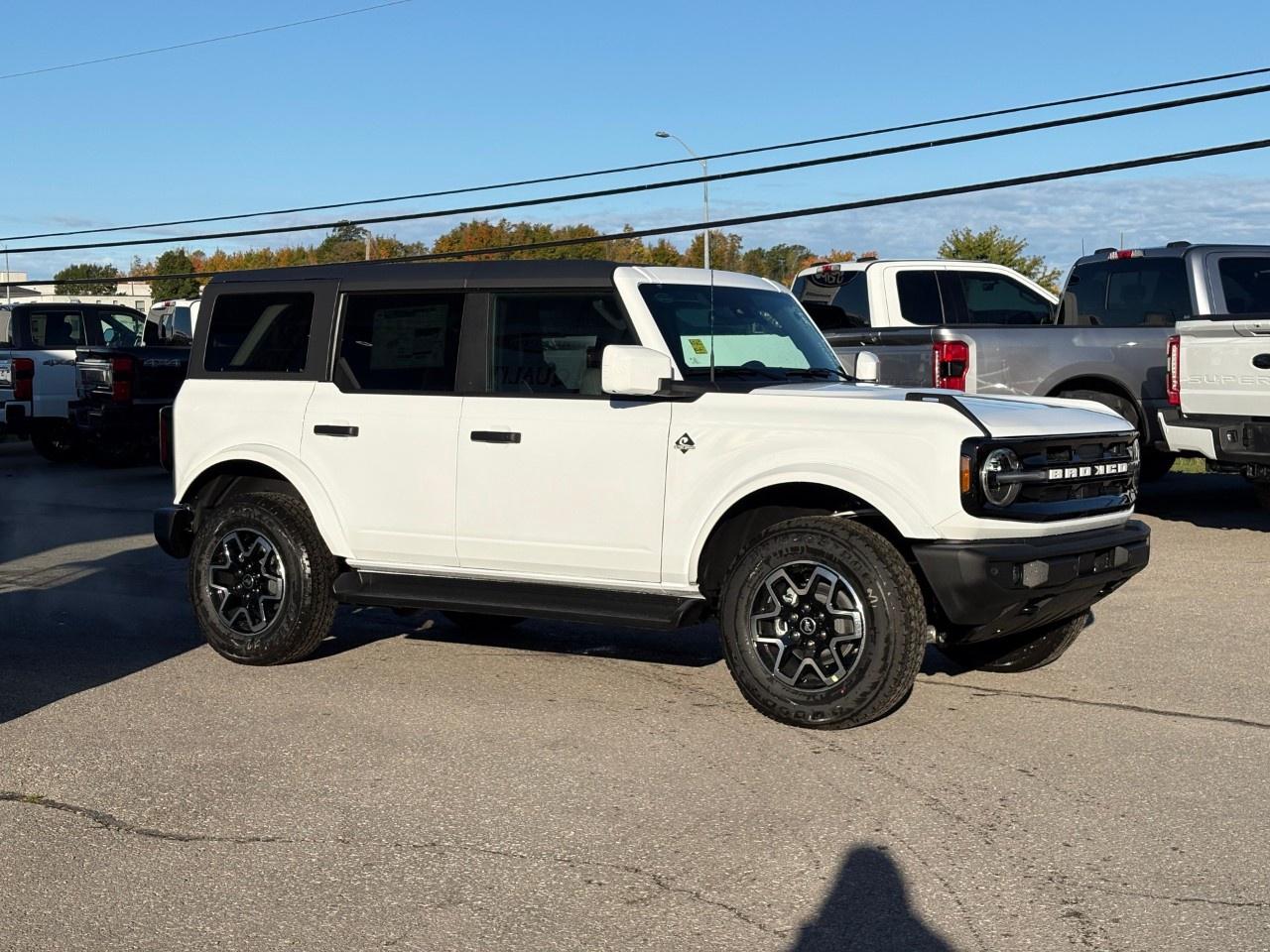 2026 Ford Bronco OUTER BANKS 4 DOOR 4X4 Photo