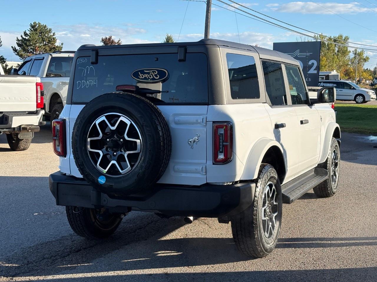 2026 Ford Bronco OUTER BANKS 4 DOOR 4X4 Photo