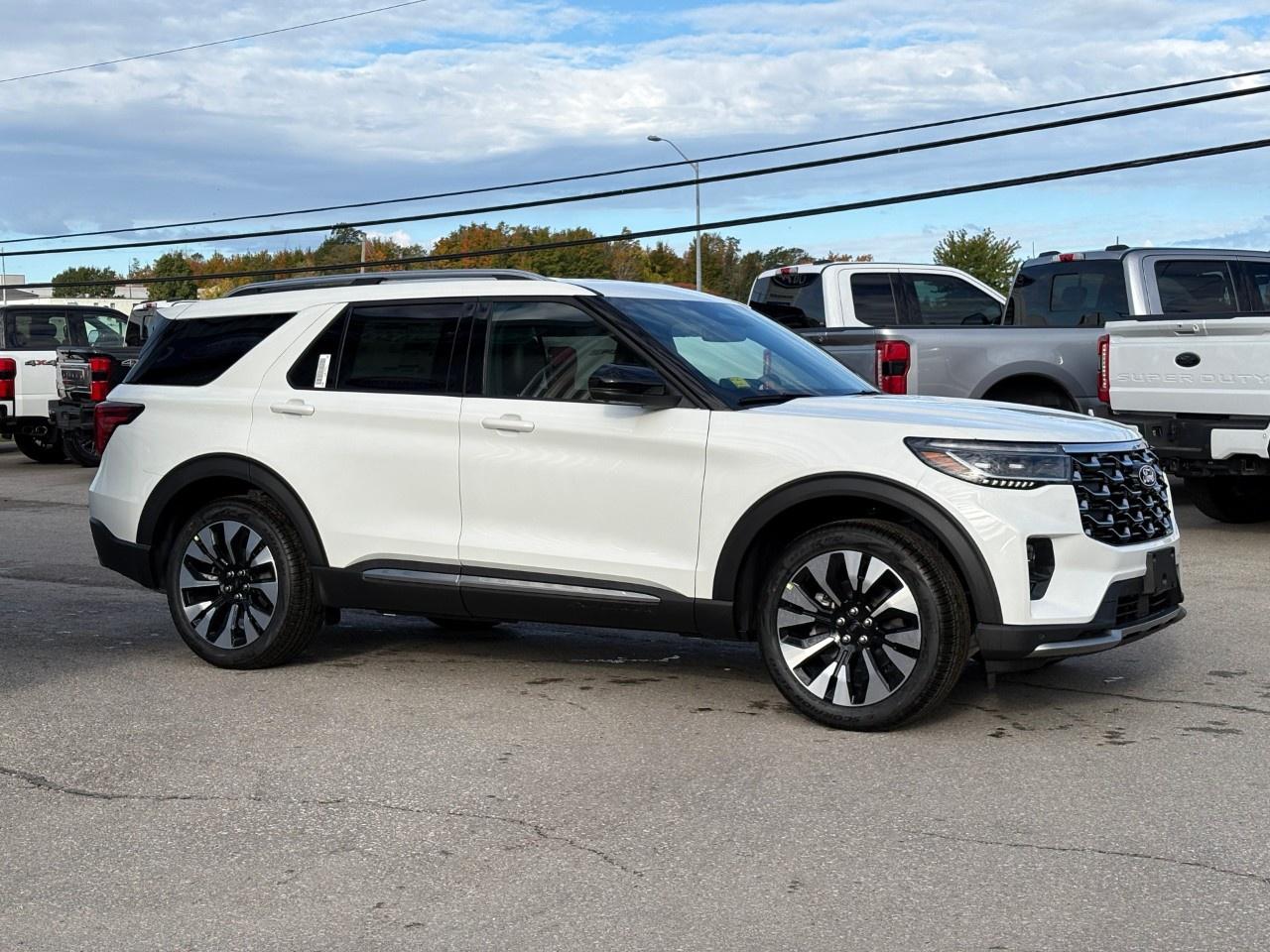 2027 Ford Explorer Platinum 4WD Photo