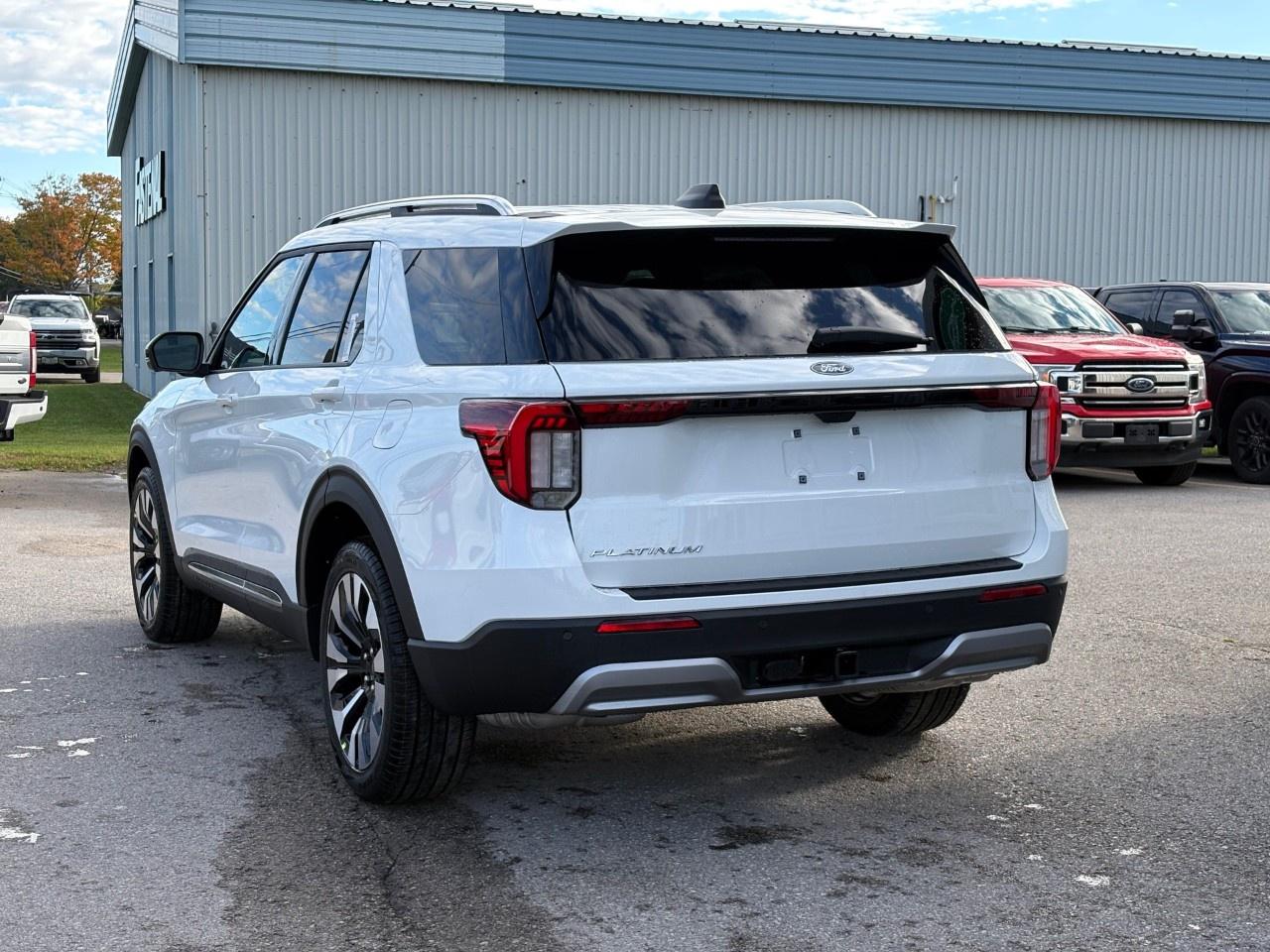 2027 Ford Explorer Platinum 4WD Photo