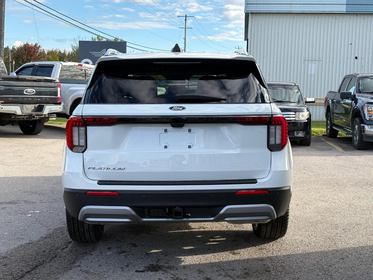 2027 Ford Explorer Platinum 4WD Photo