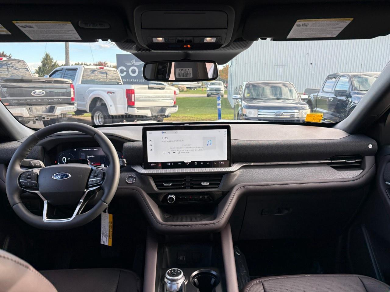 2027 Ford Explorer Platinum 4WD Photo