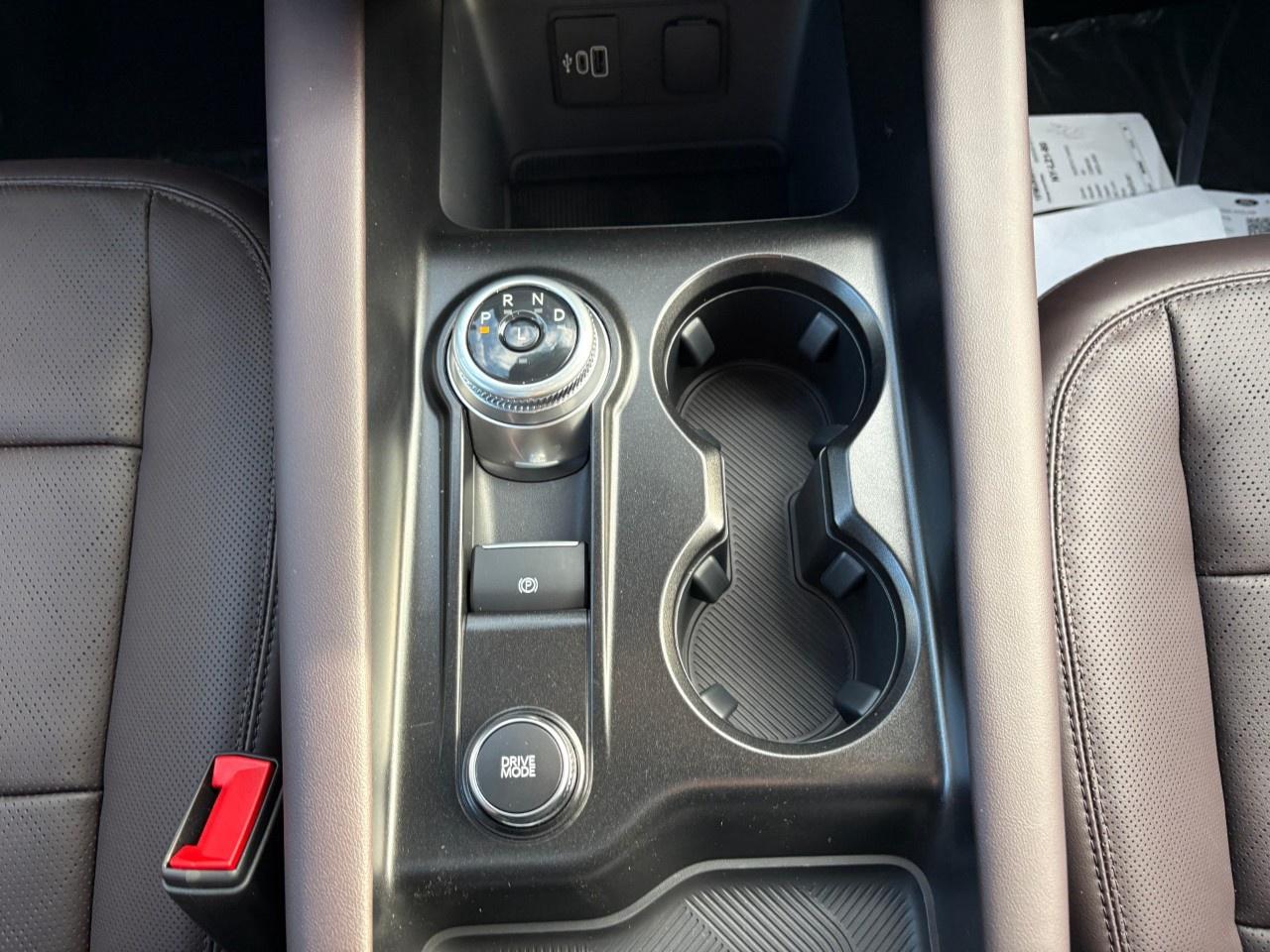 2027 Ford Explorer Platinum 4WD Photo