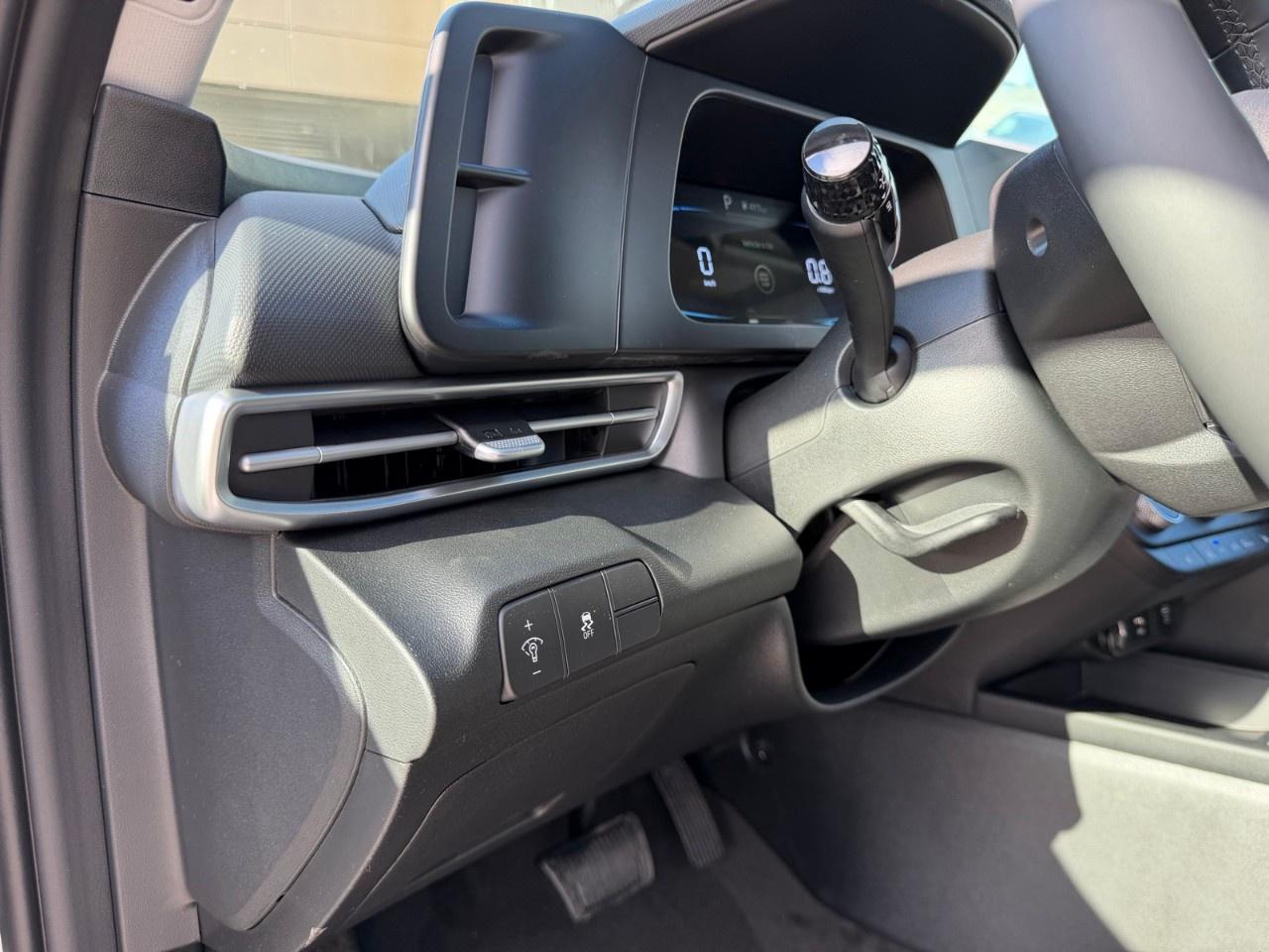 2026 Hyundai Elantra Preferred IVT Photo