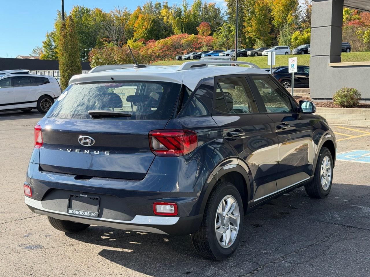2026 Hyundai Venue Preferred IVT w/Two-Tone Photo