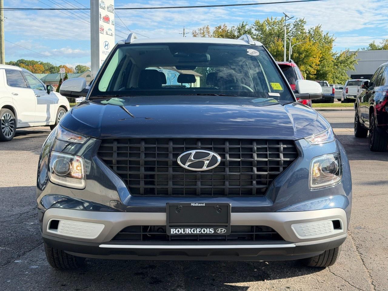 2026 Hyundai Venue Preferred IVT w/Two-Tone Photo
