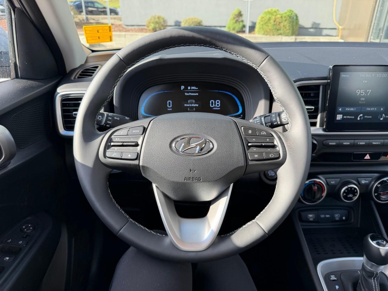 2026 Hyundai Venue Preferred IVT w/Two-Tone Photo