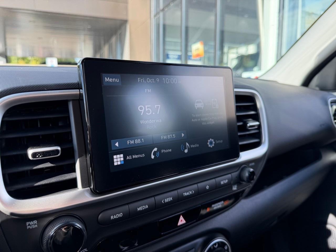 2026 Hyundai Venue Preferred IVT w/Two-Tone Photo