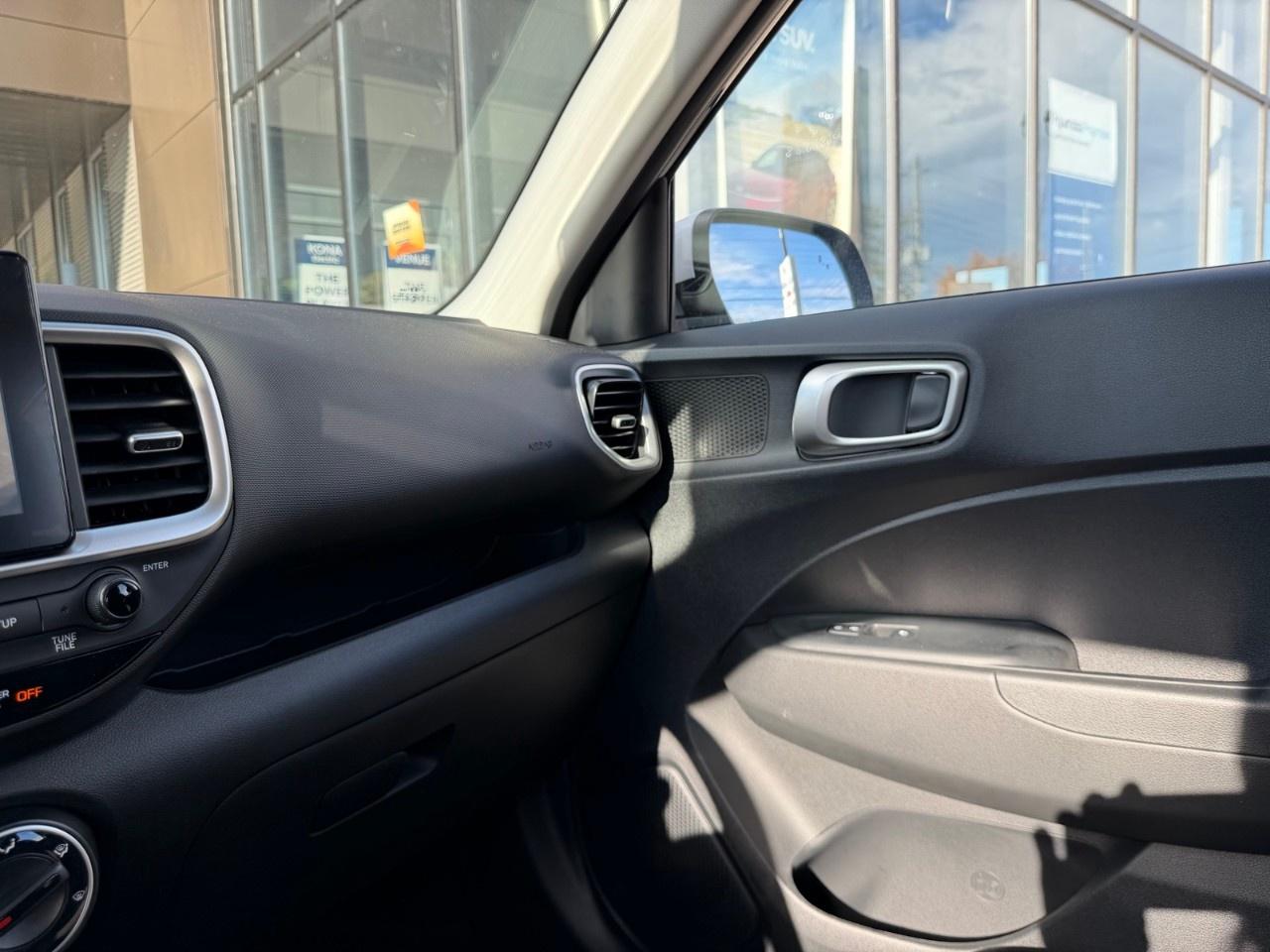 2026 Hyundai Venue Preferred IVT w/Two-Tone Photo