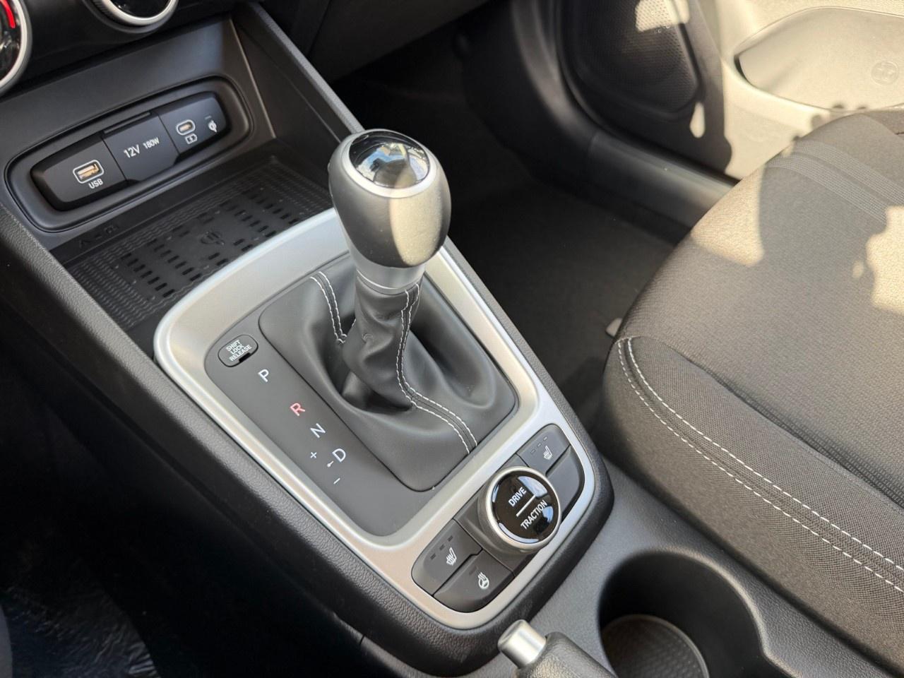 2026 Hyundai Venue Preferred IVT w/Two-Tone Photo