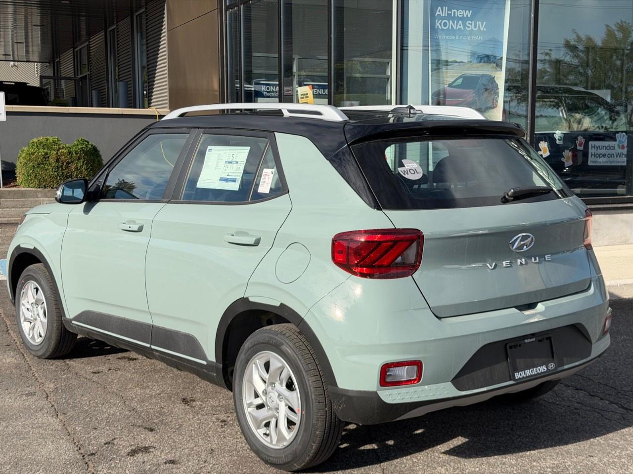 2026 Hyundai Venue Preferred IVT w/Two-Tone Photo