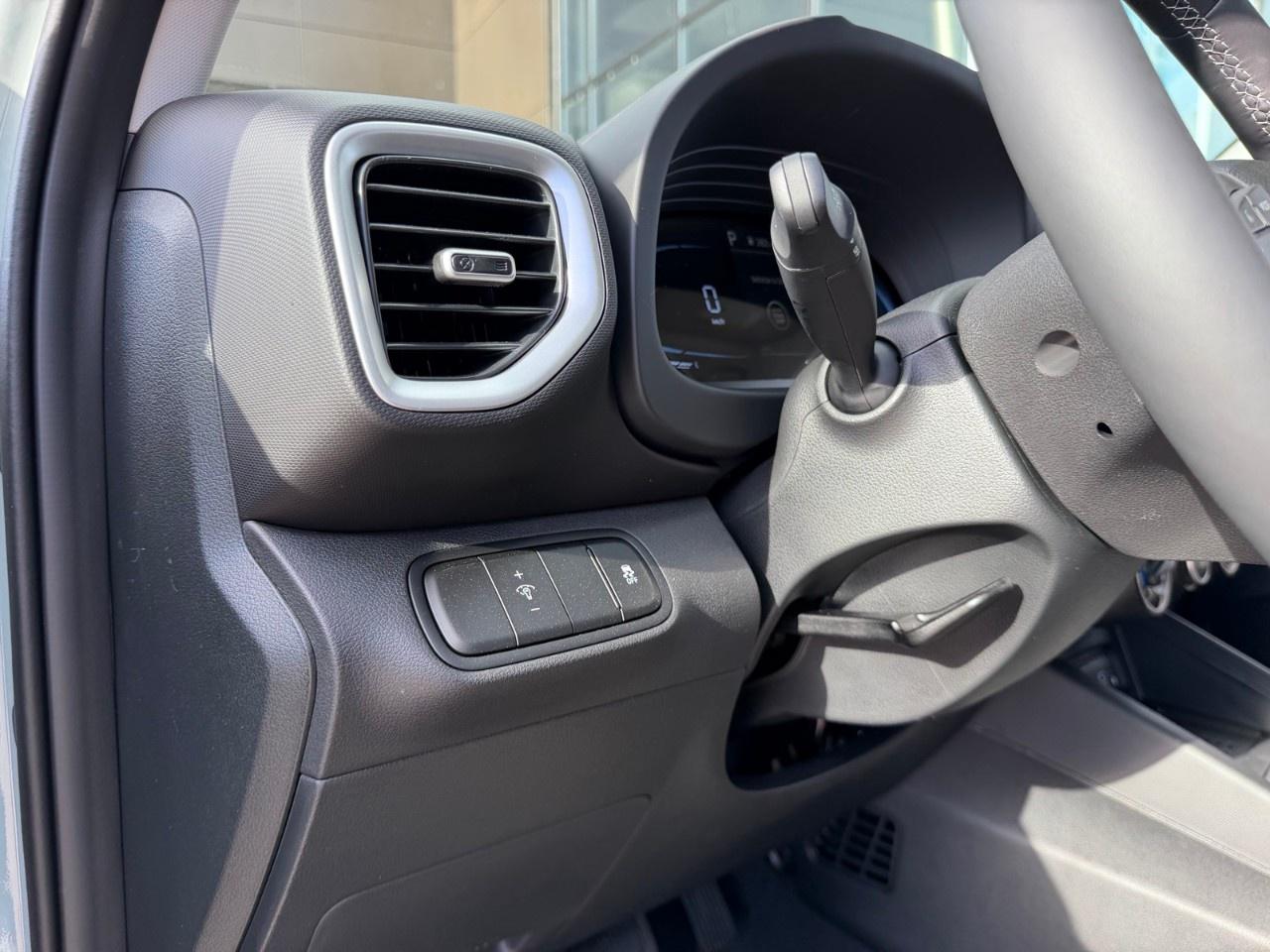 2026 Hyundai Venue Preferred IVT w/Two-Tone Photo