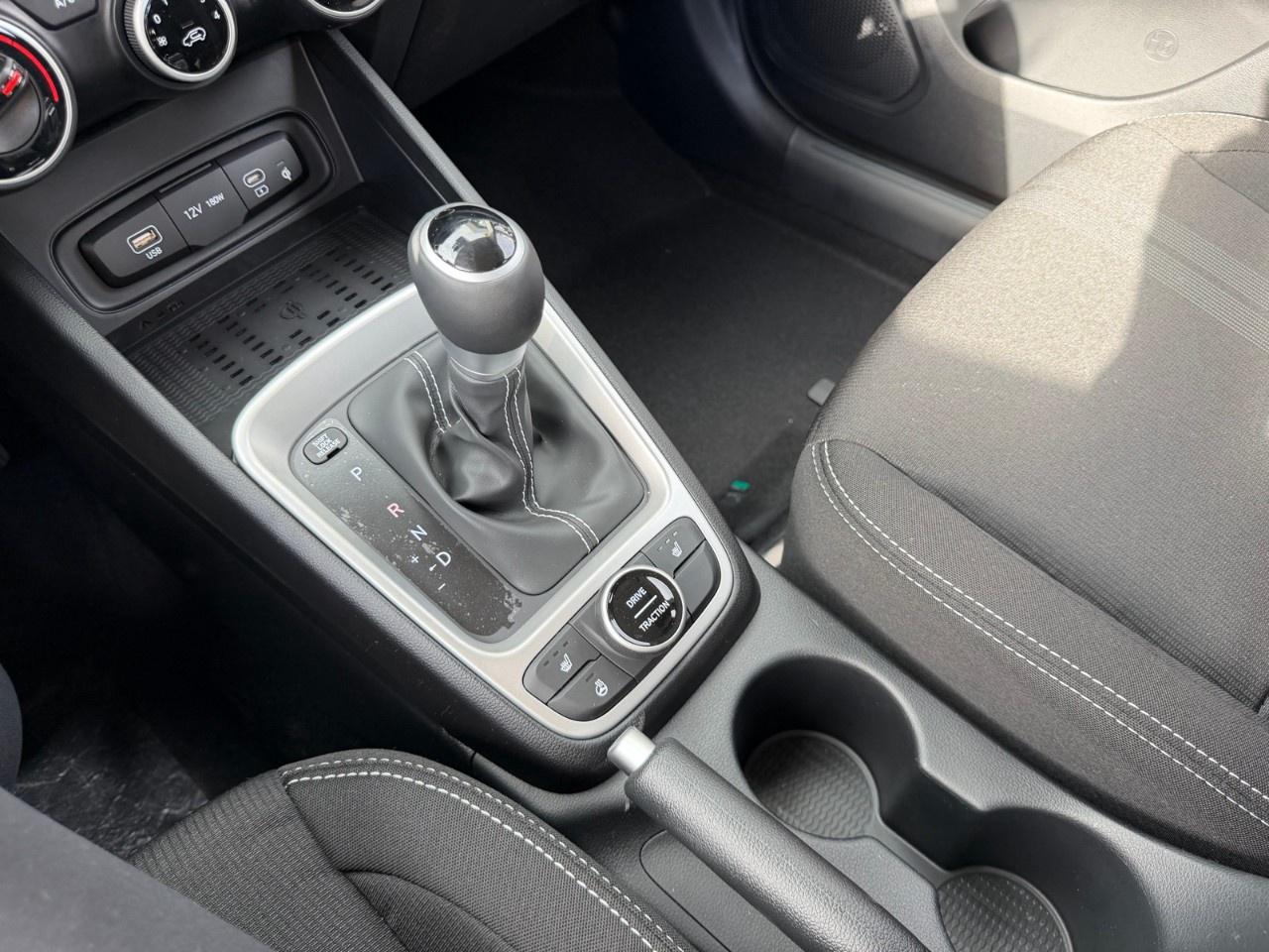 2026 Hyundai Venue Preferred IVT w/Two-Tone Photo