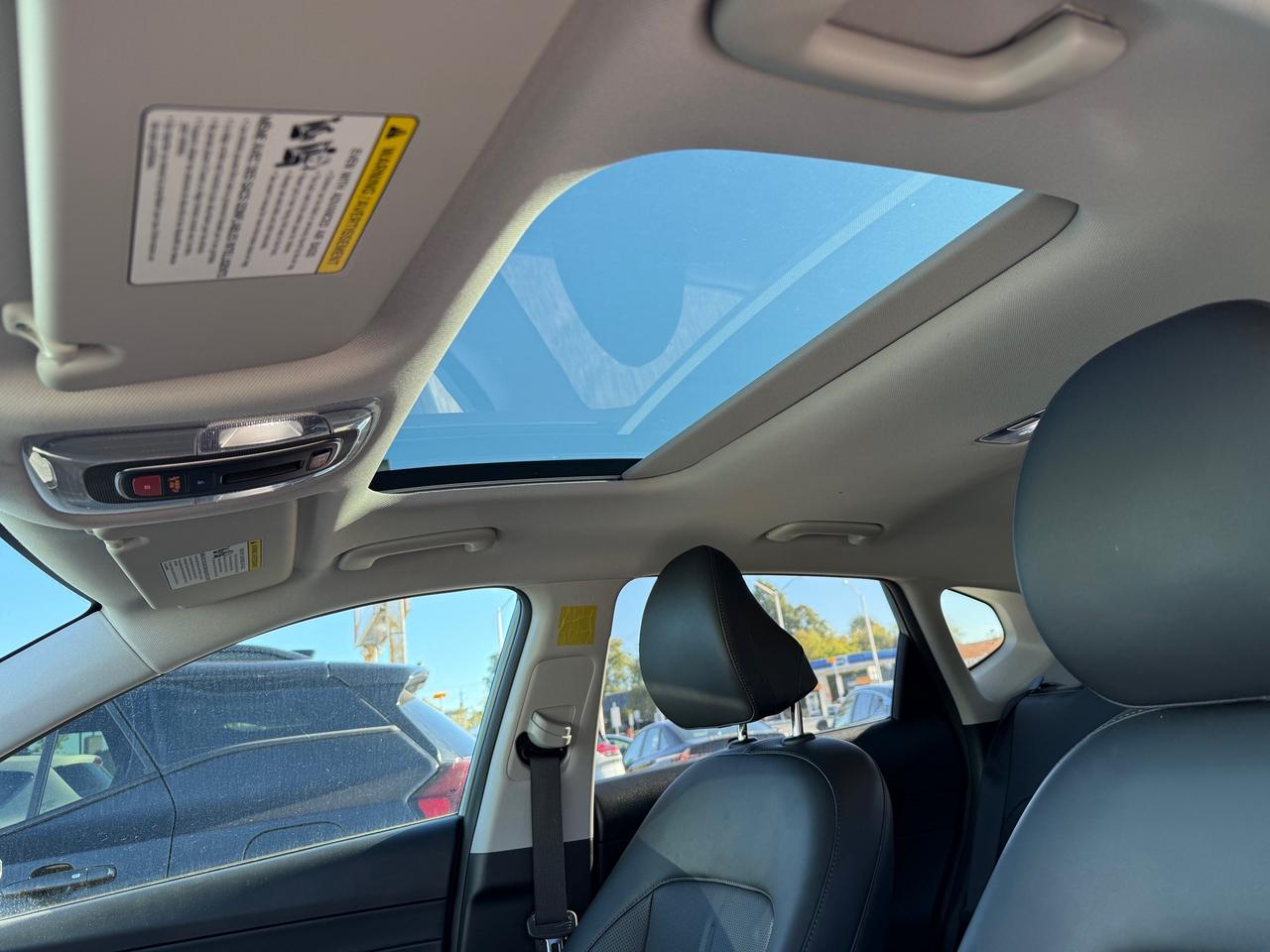 2025 Hyundai KONA 2.0L Preferred w/Trend Package Sunroof! Leather! AutoStart! Photo