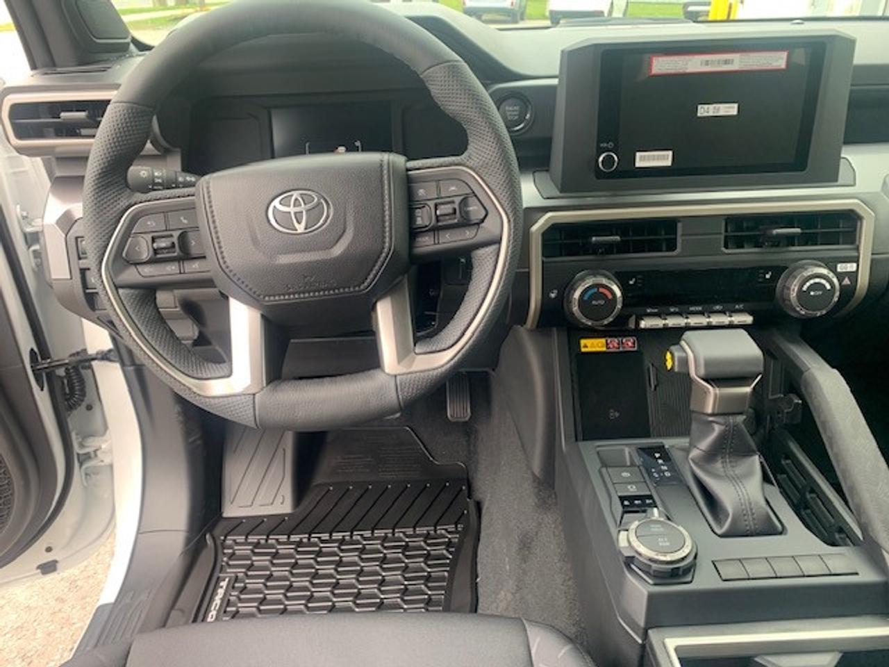 2026 Toyota Tacoma Used Demo-with tonneau installed Photo3