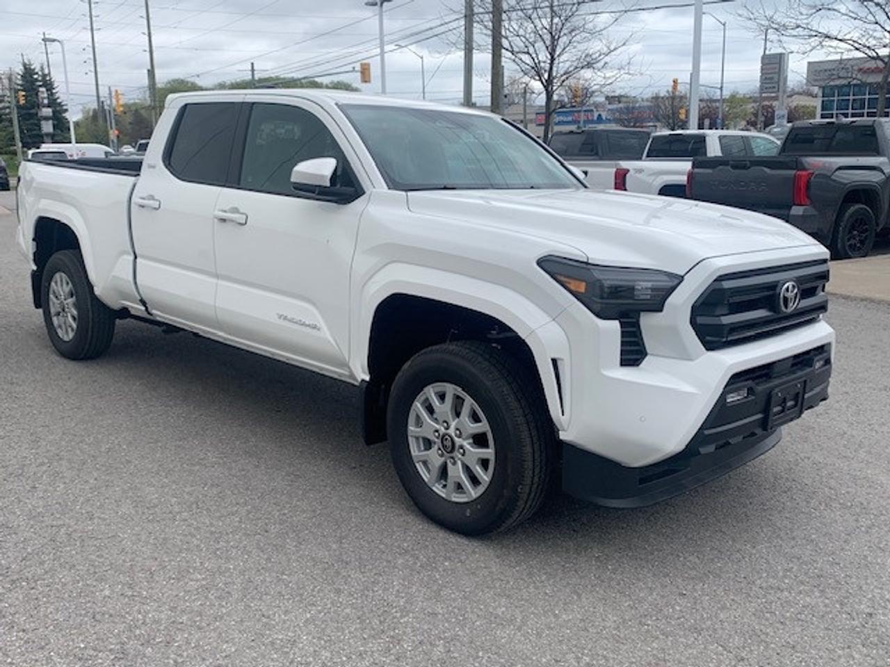 2026 Toyota Tacoma Used Demo-with tonneau installed Photo