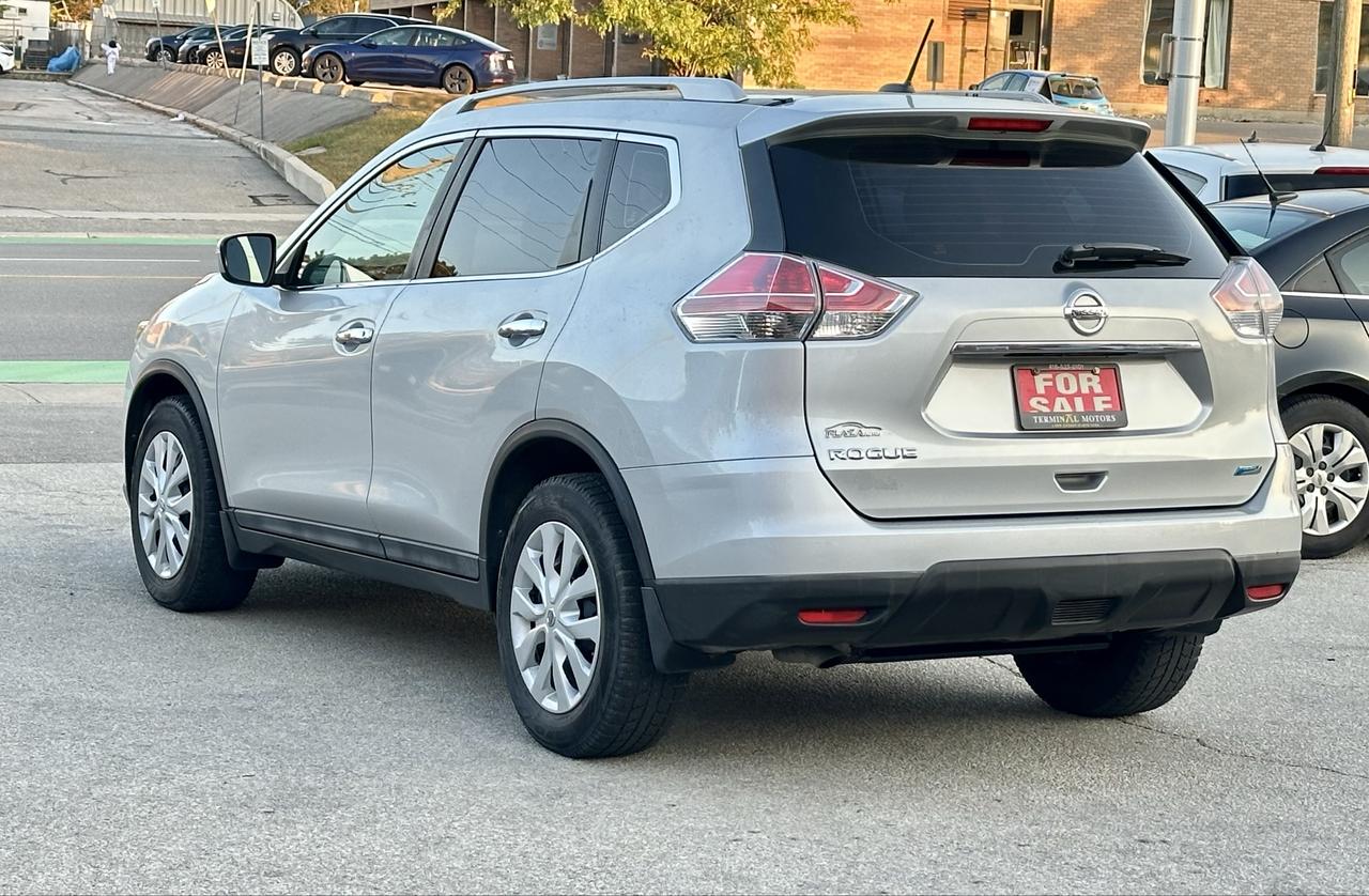 2015 Nissan Rogue  Photo
