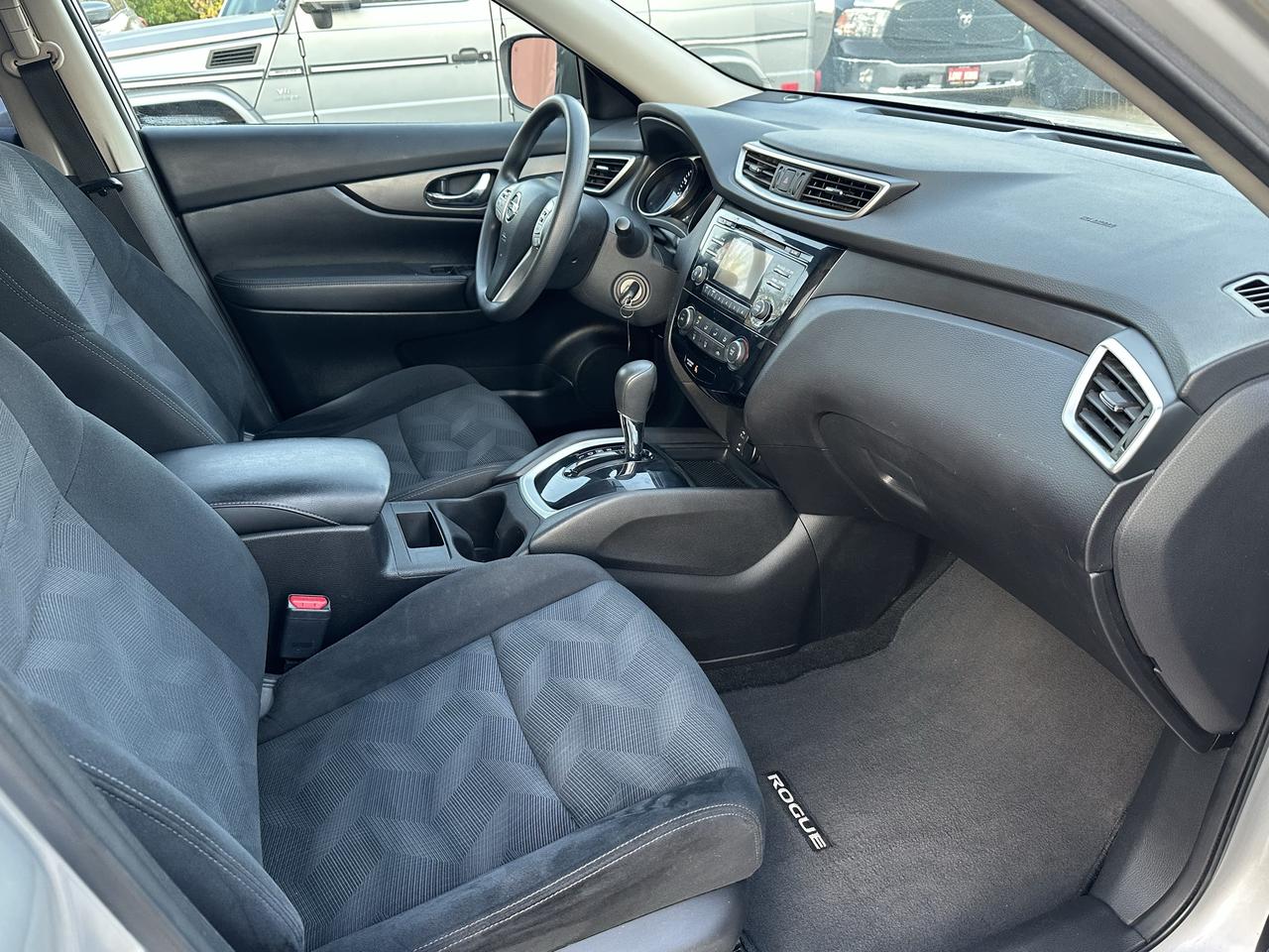 2015 Nissan Rogue  Photo