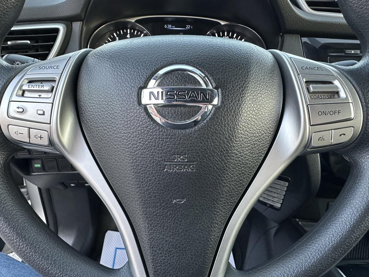 2015 Nissan Rogue  Photo