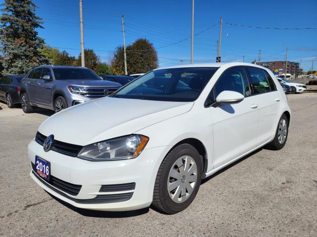 2016 Volkswagen Golf TRENDLINE Photo