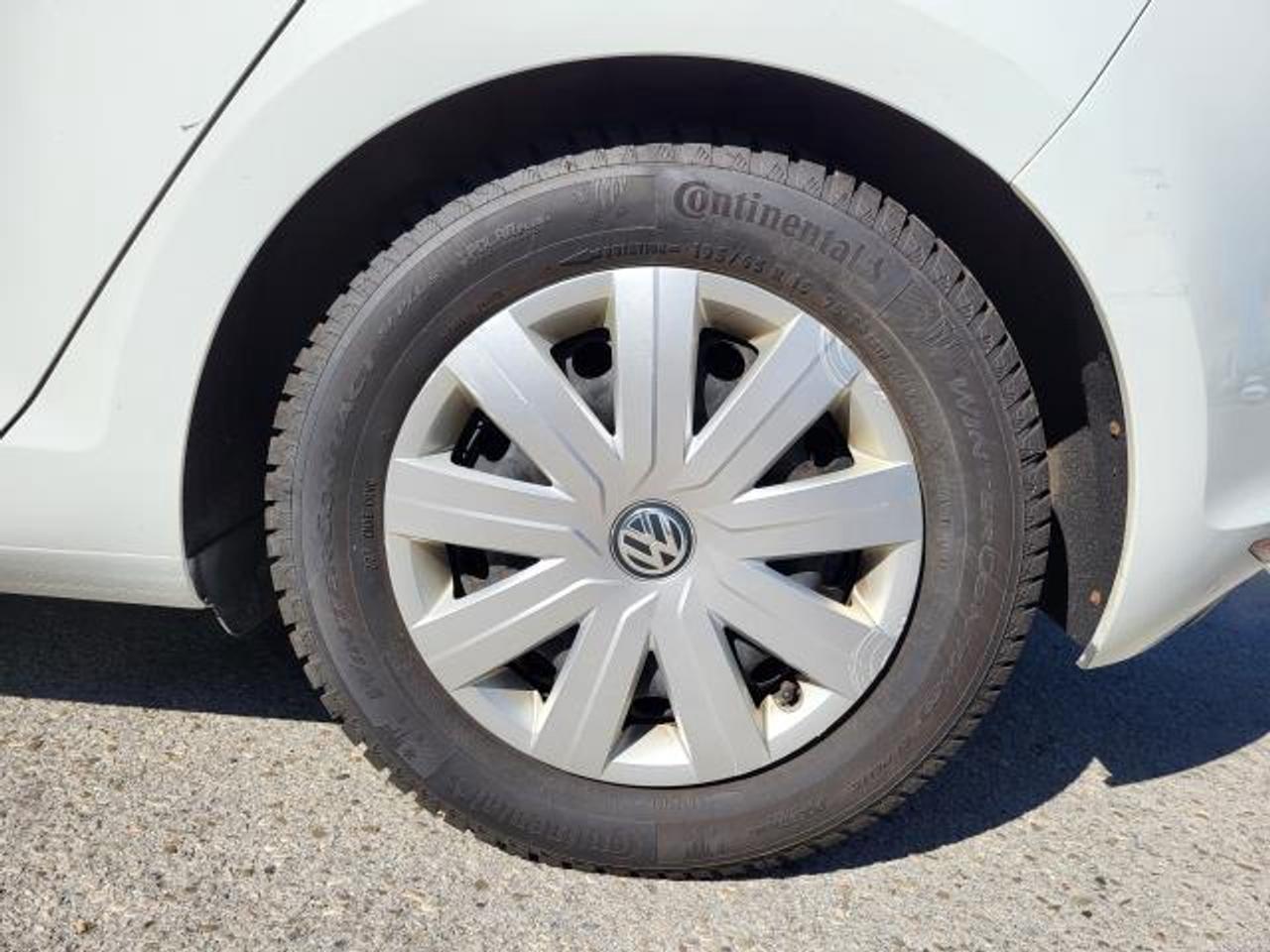 2016 Volkswagen Golf TRENDLINE Photo