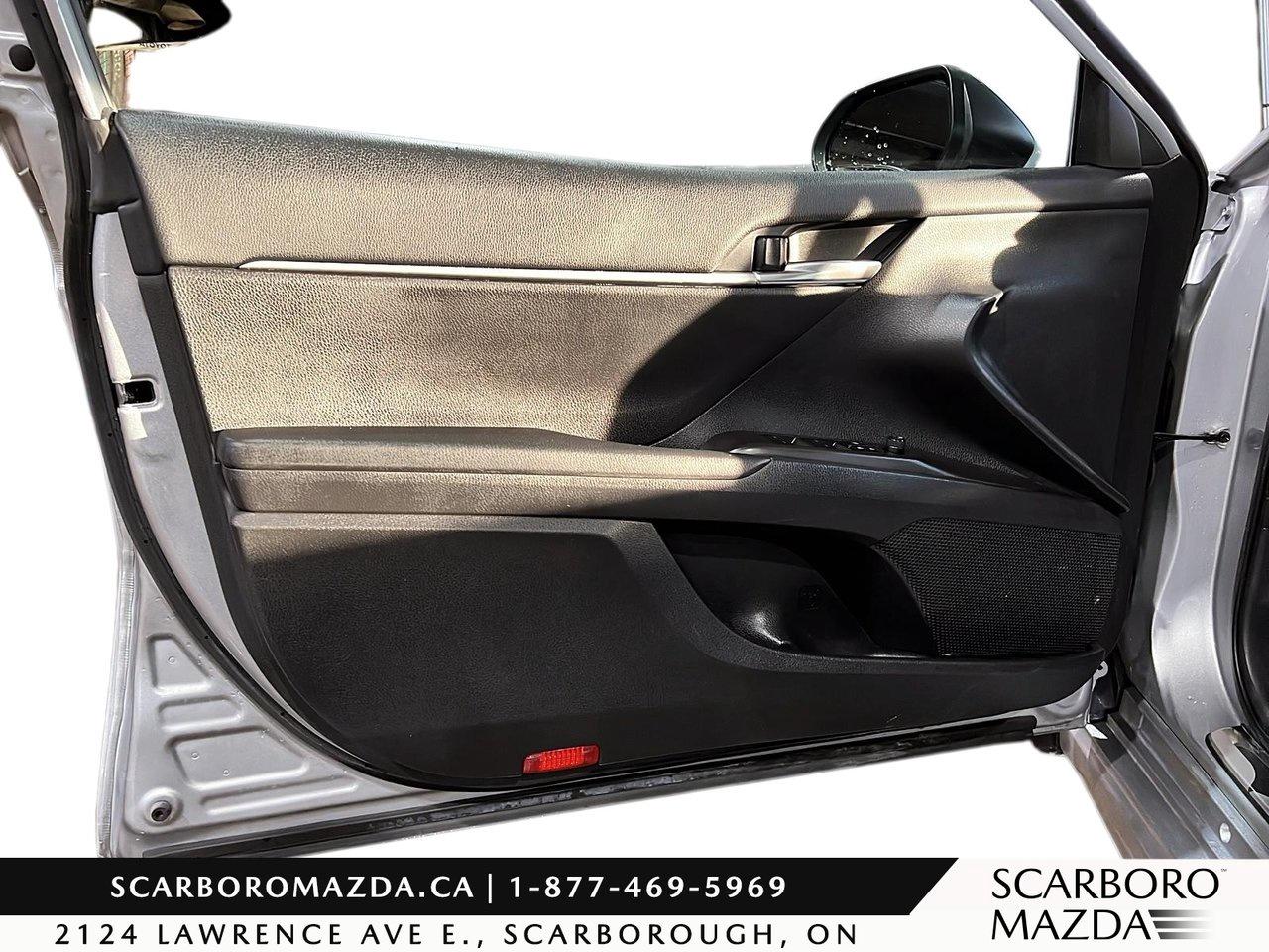2023 Toyota Camry SE Photo