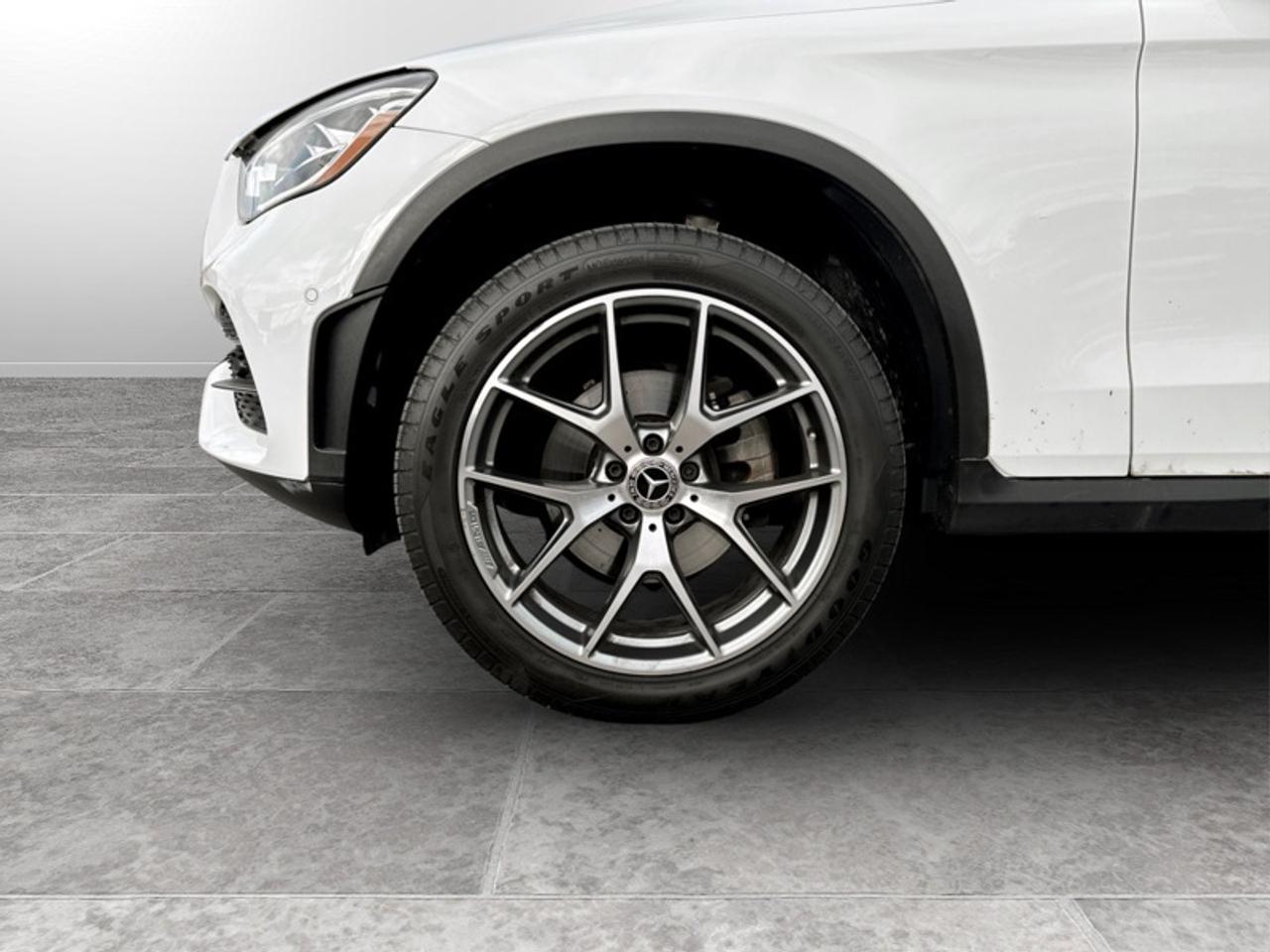 2022 Mercedes-Benz GLC 300 4MATIC®  **CLEAN CARFAX - LOW KMS** Photo