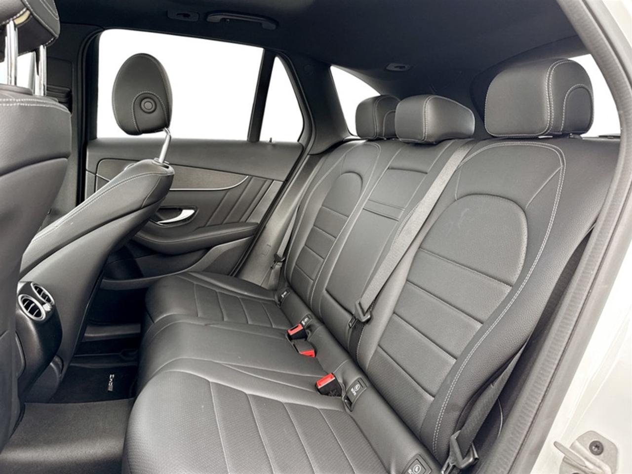 2022 Mercedes-Benz GLC 300 4MATIC®  **CLEAN CARFAX - LOW KMS** Photo