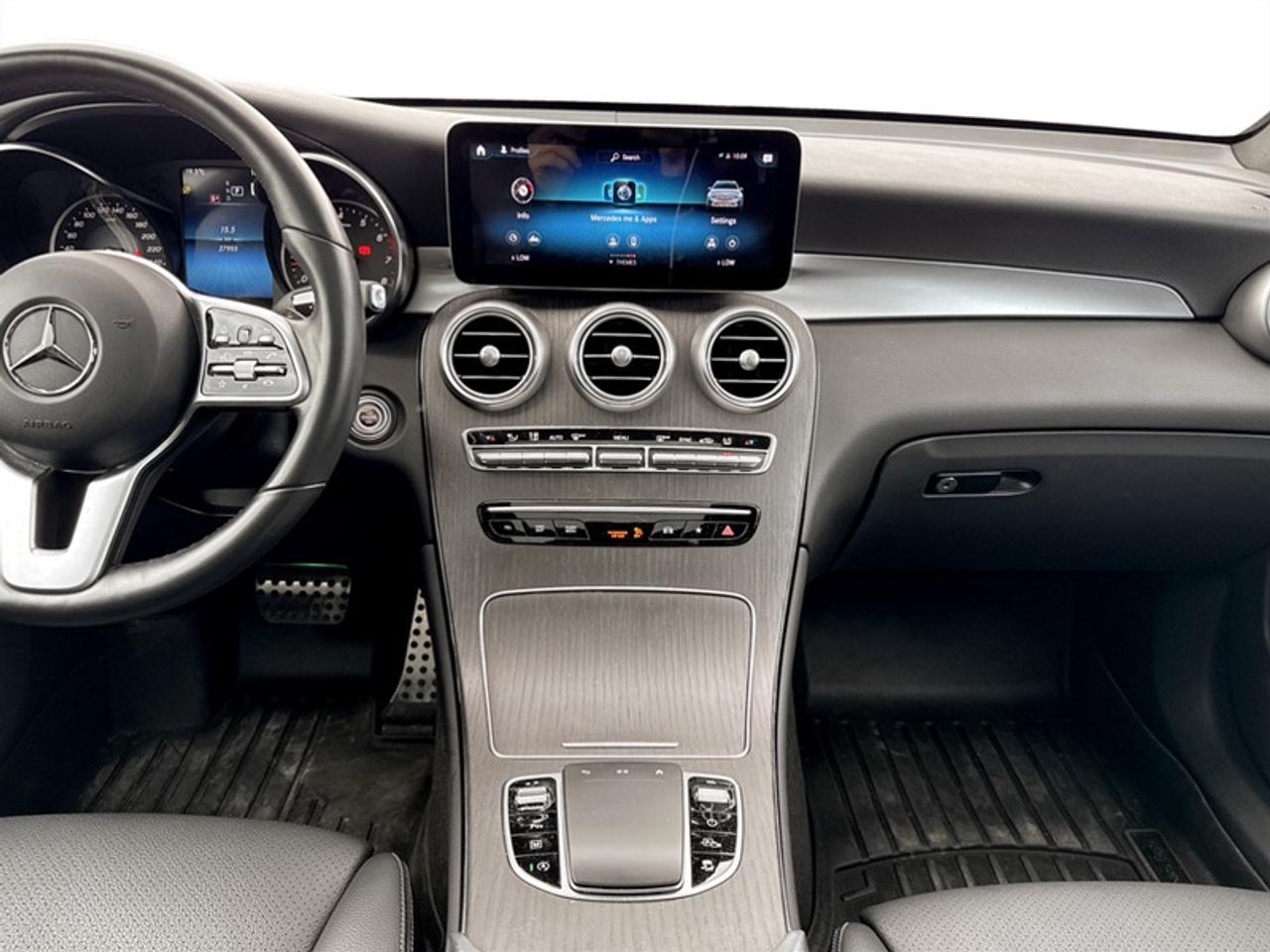 2022 Mercedes-Benz GLC 300 4MATIC®  **CLEAN CARFAX - LOW KMS** Photo