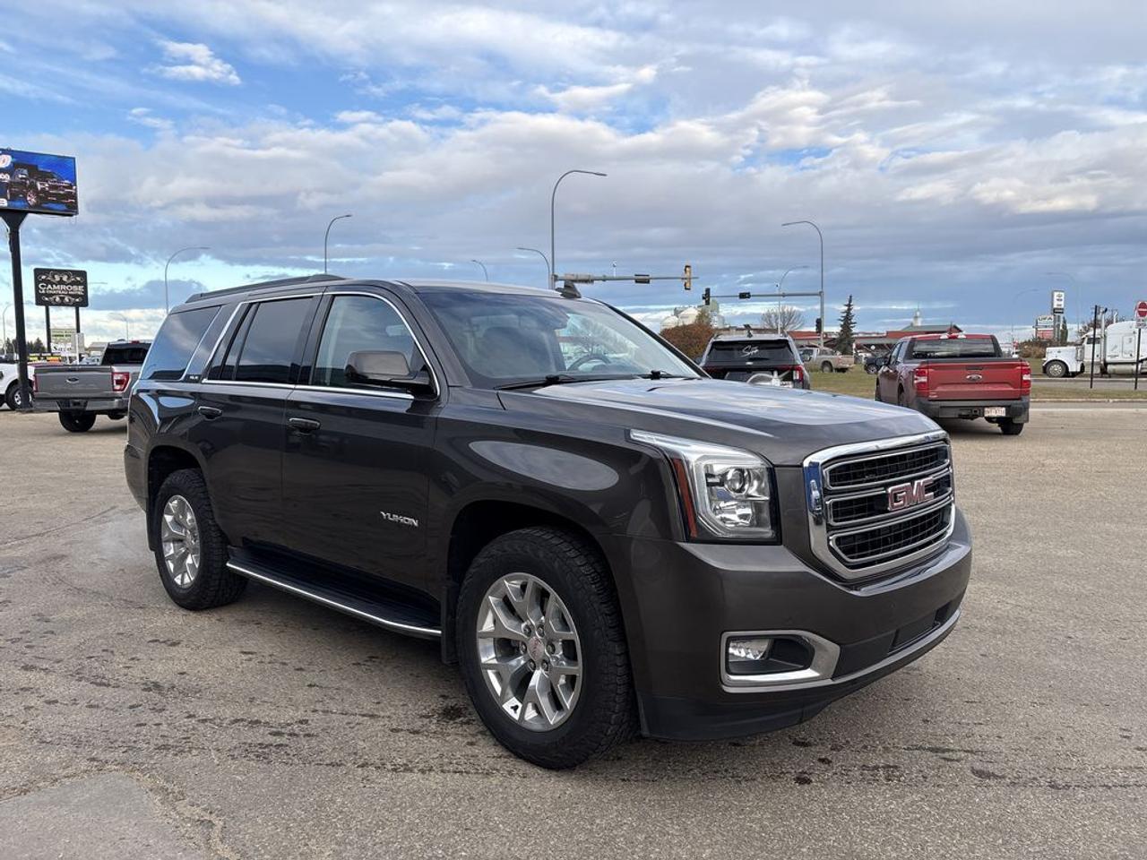 2019 GMC Yukon SLE Photo0