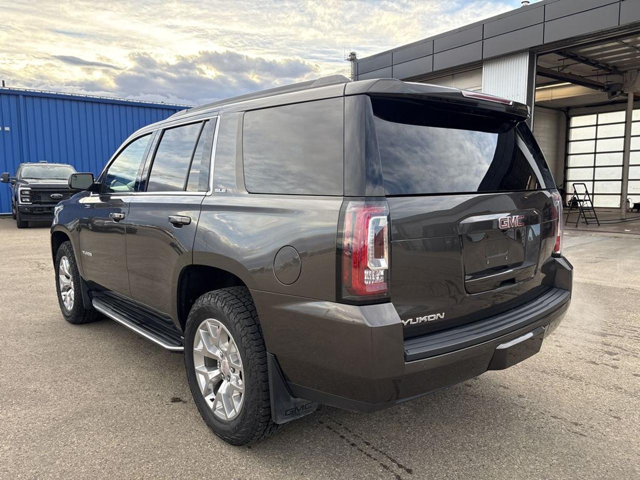 2019 GMC Yukon SLE Photo4