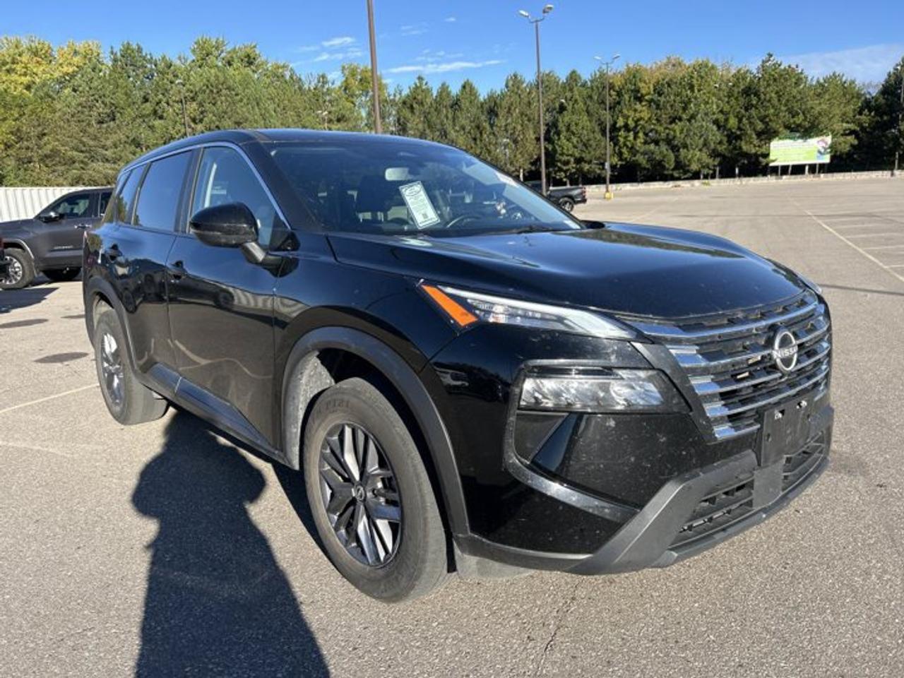 2025 Nissan Rogue S AWD | No accidents | Heated Steering Wheel Photo3