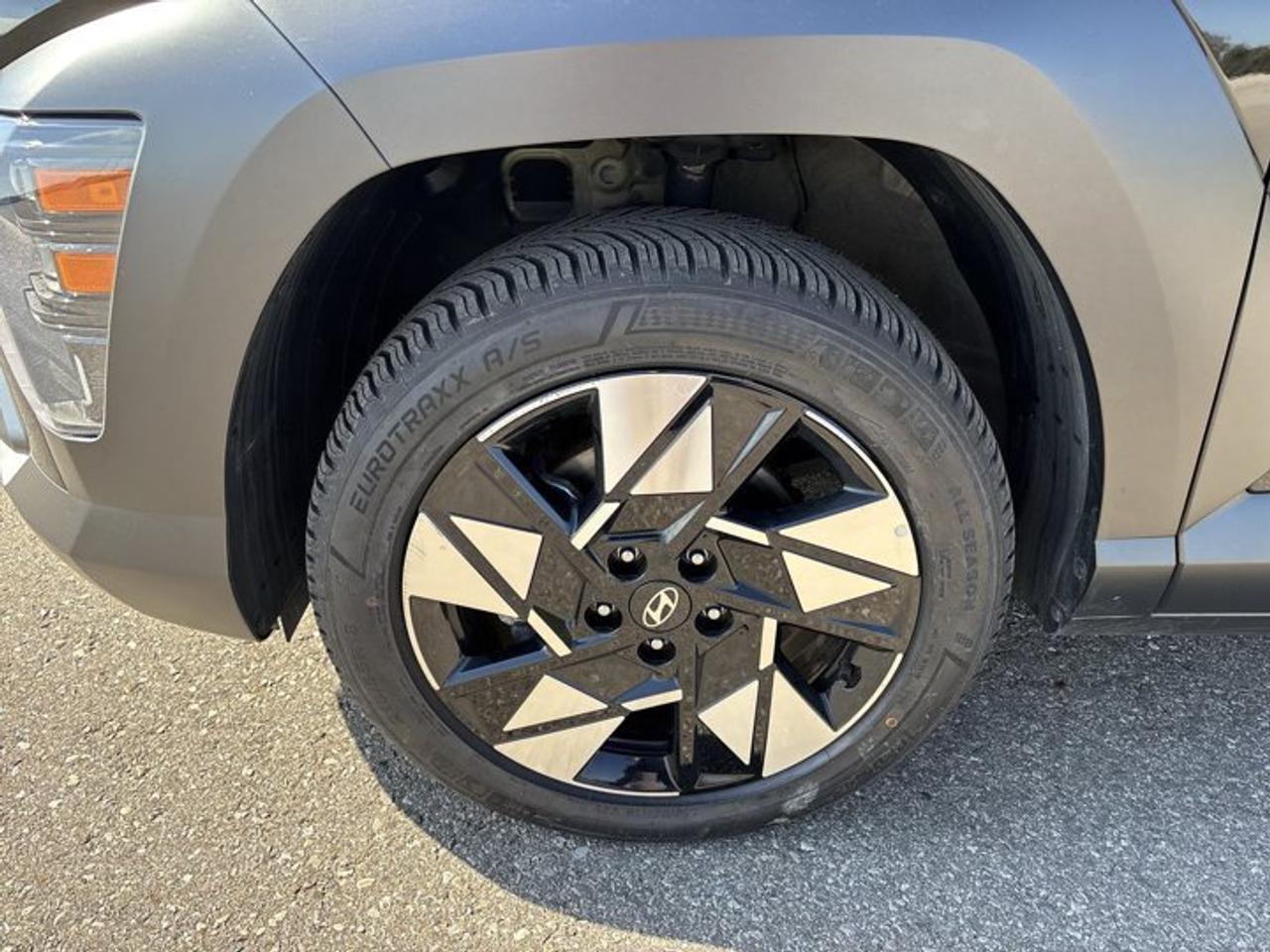 2025 Hyundai KONA 2.0L Preferred AWD | Leather Seats Photo