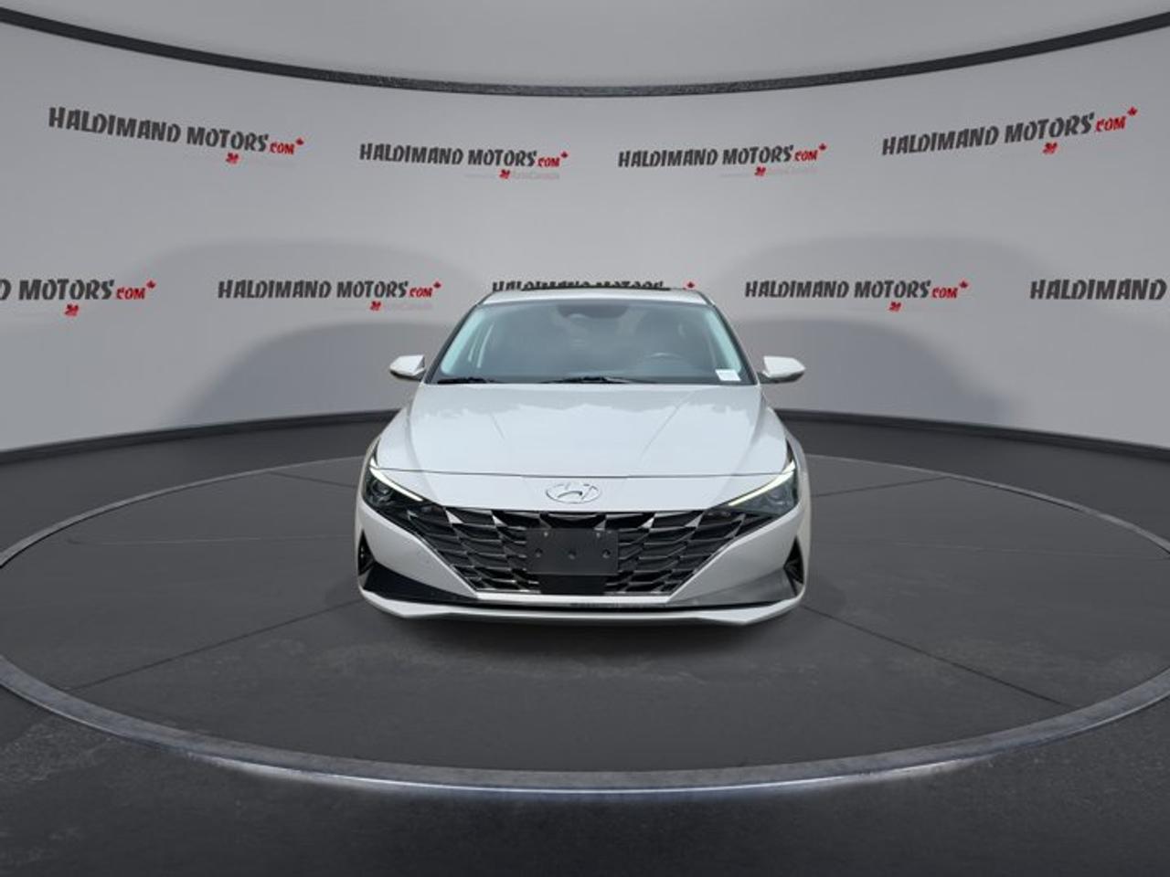 2023 Hyundai Elantra Luxury | One Owner | No Accidents | Sunroof | Leather Seats Photo