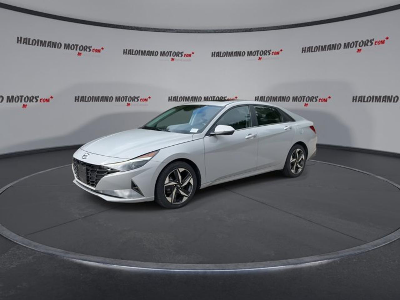 2023 Hyundai Elantra Luxury | One Owner | No Accidents | Sunroof | Leather Seats Photo