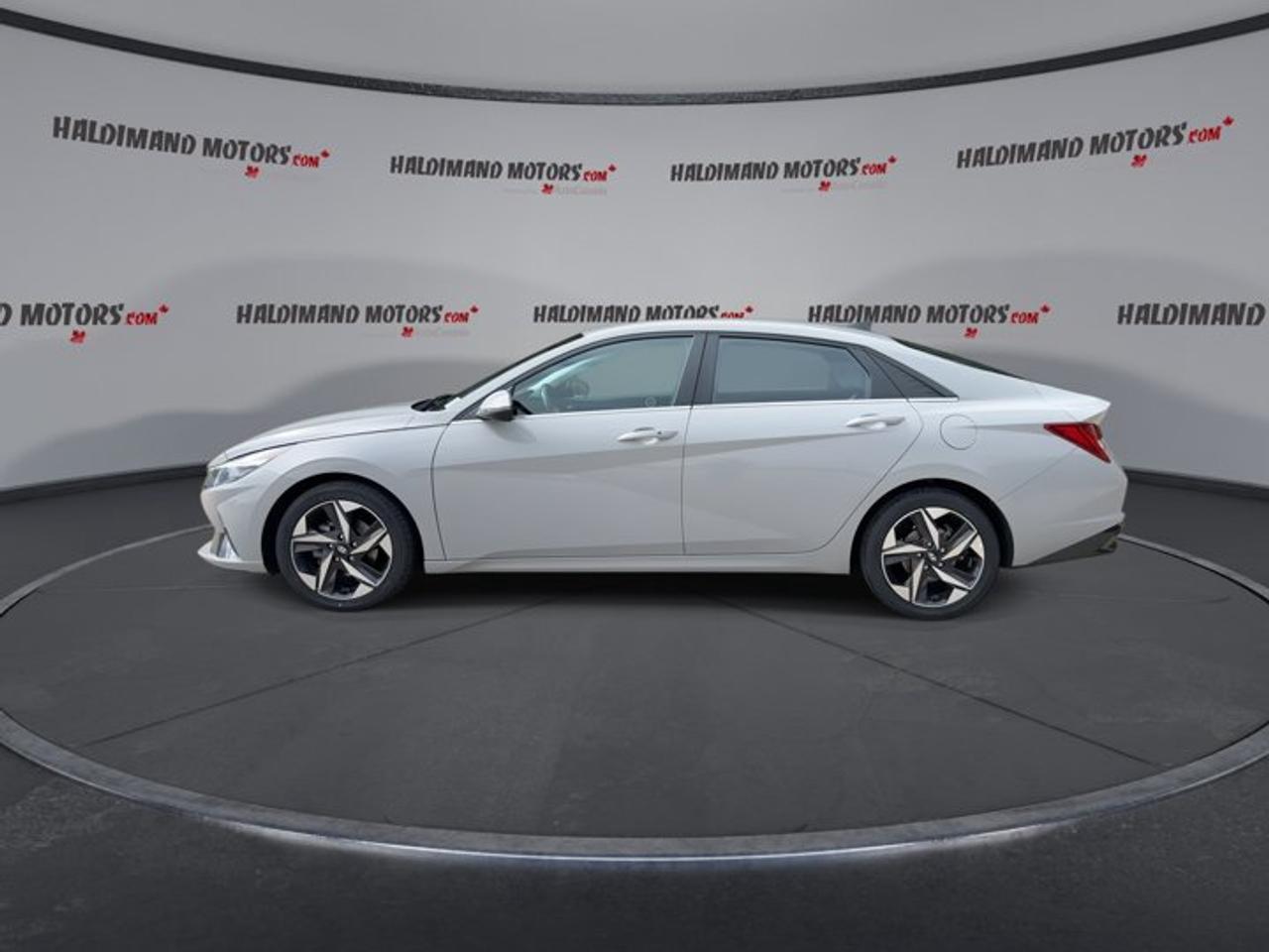 2023 Hyundai Elantra Luxury | One Owner | No Accidents | Sunroof | Leather Seats Photo